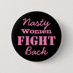Badge Rond 5 Cm Les femmes méchantes battent en retraite