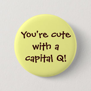 Badge Rond 5 Cm Mélange avec un bouton Q majuscule
