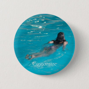 Badge Rond 5 Cm Modèle féminin natation Thunder_Cove