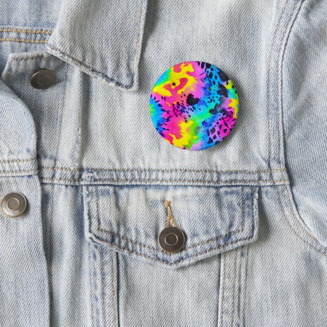 Badge Rond 5 Cm Motif coloré Wild Cheetah Tye Dye (En situation)