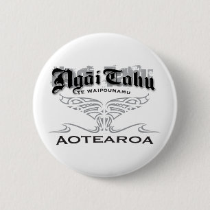 BADGE ROND 5 CM NGAI TAHU WHALE TAIL