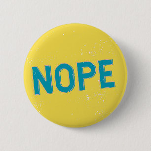Badge Rond 5 Cm NOPE - Distressed Typography in Blue and Yellow