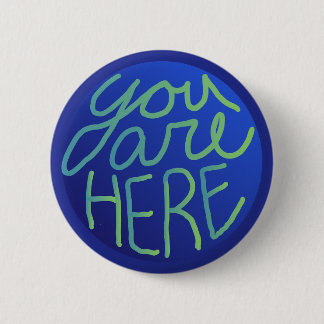Badge Rond 5 Cm œuvre d'art globe dessinée à la main "Vous êtes ic
