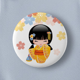 Badge Rond 5 Cm Poupée d'été Kokeshi - Kimono Jaune Geisha Girl