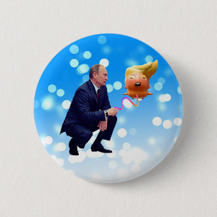 Badge Rond 5 Cm Poutine Joue Avec Ballon Trump