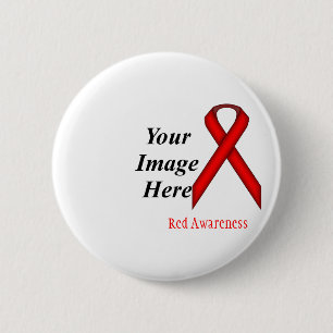 Badge Rond 5 Cm Ruban Red Standard par Kenneth Yoncich