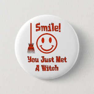 Badge Rond 5 Cm Sourire de sorcière