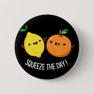 Badge Rond 5 Cm Squeeze Le Jour mignon Fruit Pun Dark BG