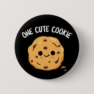 Badge Rond 5 Cm Un gâteau Cookie Funny Food Pun Dark BG