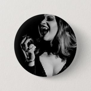 Badge Rond 5 Cm Vampire gothique le Dernier Bite