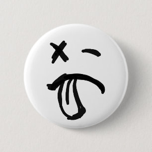 Badge Rond 5 Cm Visage avec oeil noir et langue s'écartant