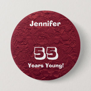 Badge Rond 7,6 Cm 55 Ans Jeune Poupée Rouge Bouton d'épingle Anniv