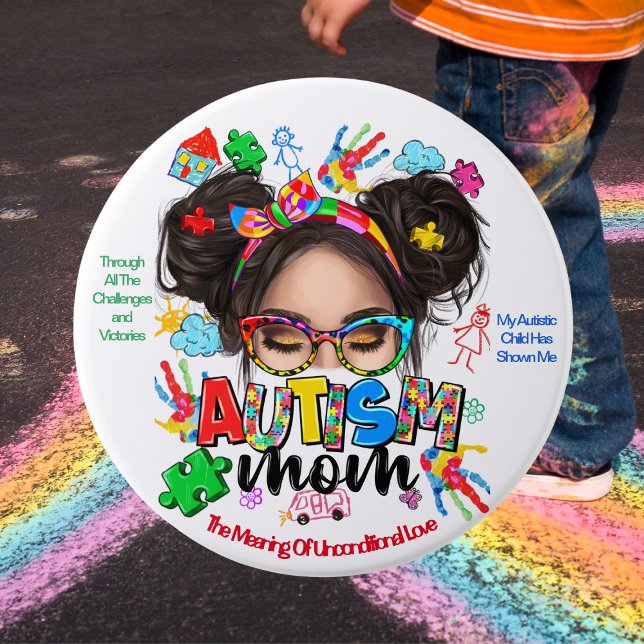 Badge Rond 7,6 Cm "Autism Mom" - Bouton Sensibilisation sur l'autism (Adorn your day with pride and strength as an 'Autism Mom' with our vibrant custom button.)