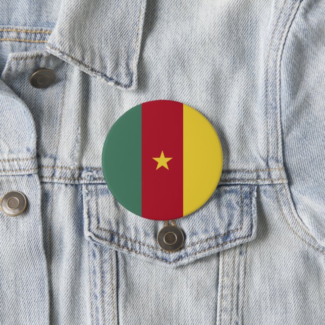 Badge Rond 7,6 Cm drapeau du Cameroun (En situation)
