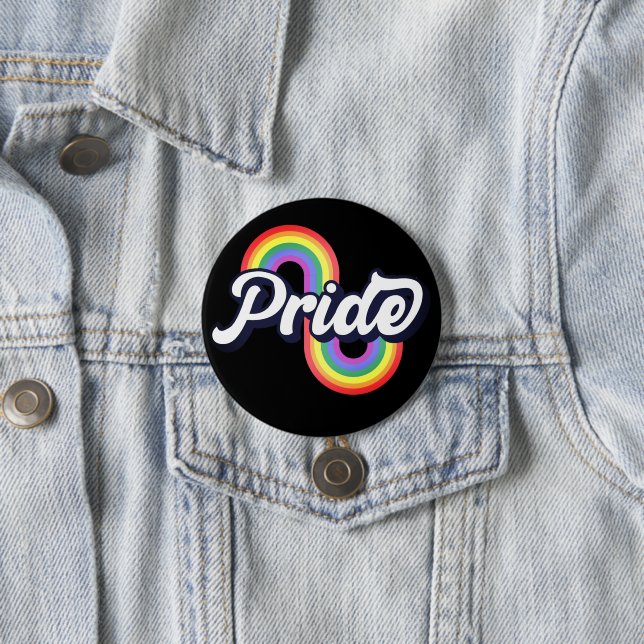Badge Rond 7,6 Cm Pride arc-en-ciel (En situation)