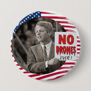 BADGE ROND 7,6 CM RFK : AUCUNS BOURDONS JAMAIS !