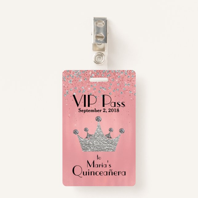 Badge Rose avec l'insigne argenté de Quinceañera VIP de (Devant avec clip)