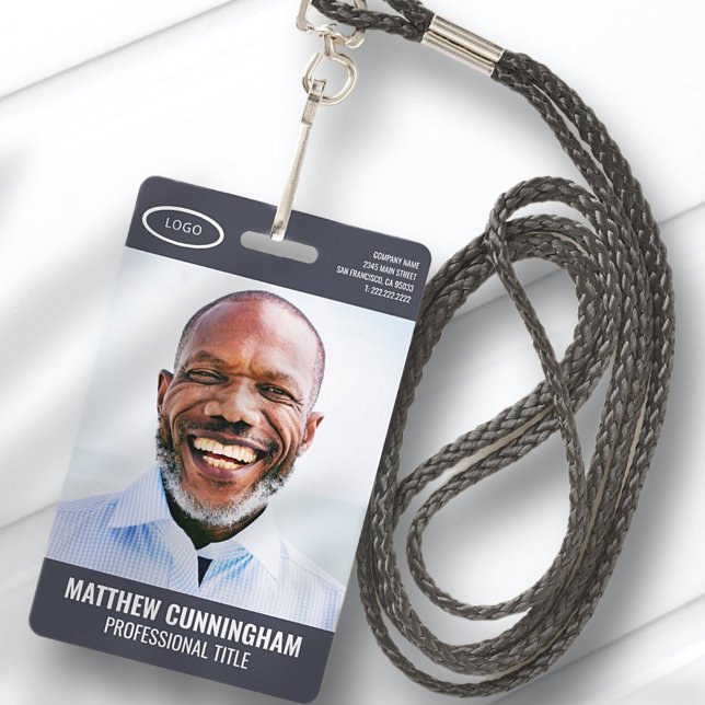 Badge Simple logo ovale  Photo Nom de l'employé Code-bar (Créateur téléchargé)