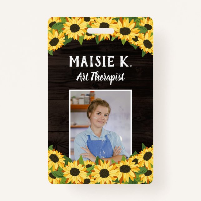 Badge Tournesol Jaune & Rustic Dark Wood Photo (Devant)