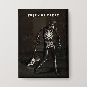 Badge Trick or Treat. Homme déguisé en squelette