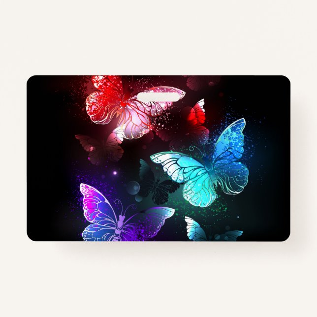 Badge Trois papillons brillants sur l'arrière - plan de  (Devant)