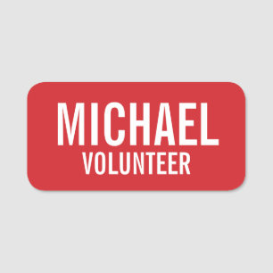Badge volontaire rouge avec nom personnalisé