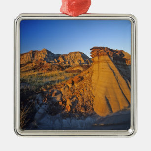 Badlands-Formationen im Dinosaur Provincial Park 3 Silbernes Ornament