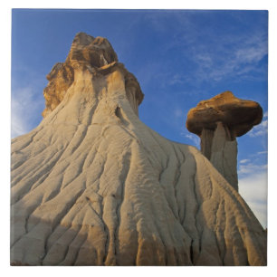 Badlands-Formationen im Makoshika State Park in Fliese