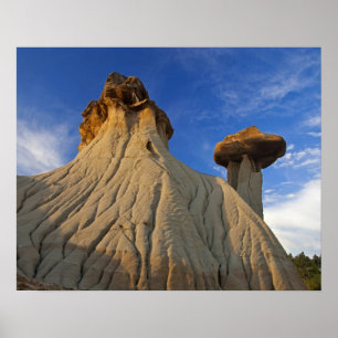 Badlands-Formationen im Makoshika State Park in Poster