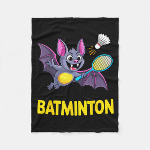 Badminton – Lustige Cartoon-Fledermaus spielt Badm Fleecedecke