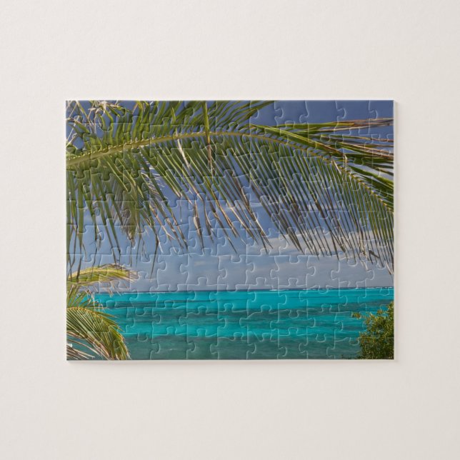 BAHAMAS, Abacos, Loyalist Cays, Man O-War Cay: (Horizontal)