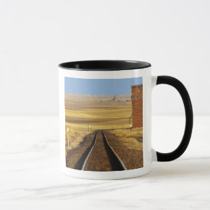 Bahngleise führen zum alten Granit in Collins Tasse