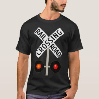 Bahnübergang mit dem Schild Lights T-Shirt