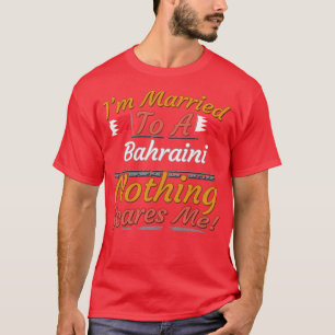 Bahrain Flag Schmetterling Geschenk für Bahraini a T-Shirt
