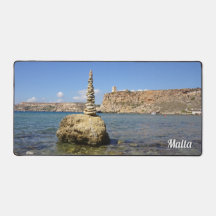 Baie de Ghajn Tuffieha & Cairn en pierre de la tou