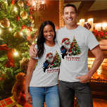 Bain Scottie Dog Christmas Personalisiert T-Shirt<br><div class="desc">Los geht's,  es ist ein schottischer Hund Weihnachten! Alle für den Weihnachtsmann gekleidet,  sportt er einen Bain-Tartan-Bogen. Feiern,  Party,  Clan-Ansammlungen und Shopping! Sie können den frohen Weihnachtsraum auf alles,  was Sie mögen,  personalisieren oder verlassen,  wie es ist! Gute Ferien!</div>