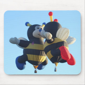 Baisers du tapis de souris d'abeilles