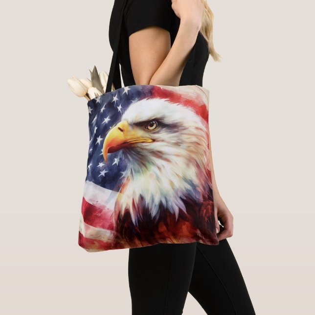 Bald-Adler mit USA-Flagge Tasche (Von Nahem)