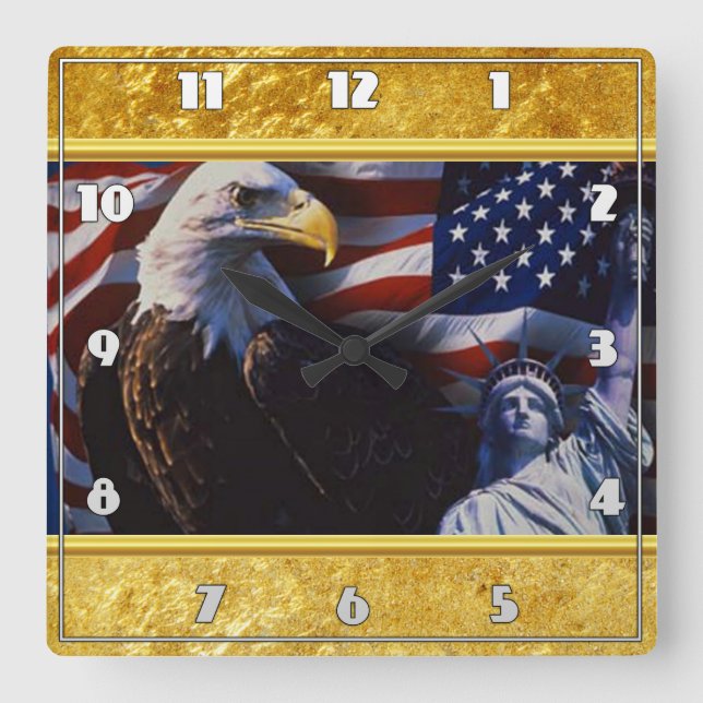 Bald Eagle an Statue der Freiheit und der amerikan Quadratische Wanduhr (Vorderseite)