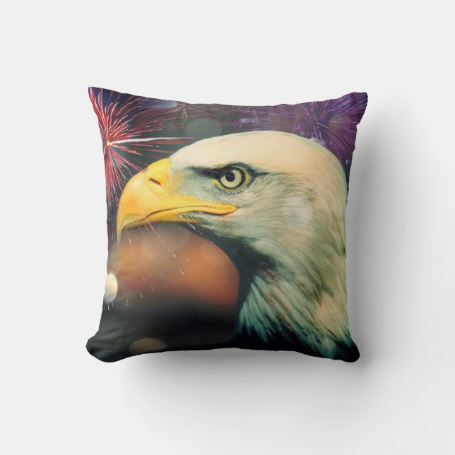 Bald Eagle Fireworks Throw Kissen (Vorderseite)