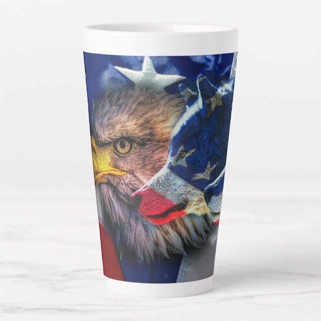 Bald Eagle Wolf American Flag Milchtasse (Vorderseite)