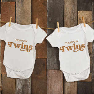 Bald kommt Baby Custom Twins Pregnancy Reveal Strampler