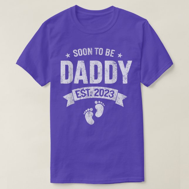 Bald um Papa Est 2023 Schwangerschaftsankündigung T-Shirt (Design vorne)
