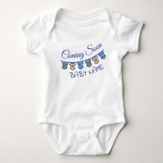 Bald wird das Baby der Schwangerschaft bekannt geg Strampler