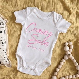 Bald wird die neue Baby Girl Ankündigung erscheine Strampler