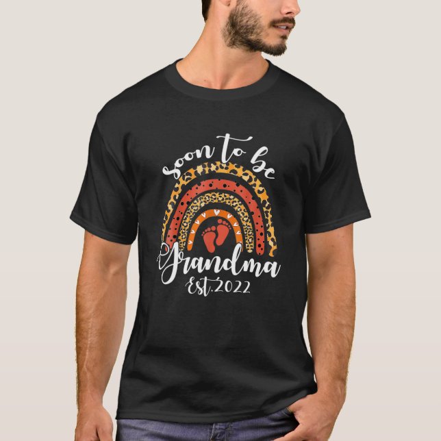 Bald wird Oma Est 2022 Regenbogen Leopard Mutter T-Shirt (Vorderseite)