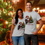Balfour Scottie Dog Christmas Personalisiert T-Shirt<br><div class="desc">Los geht's,  es ist ein schottischer Hund Weihnachten! Alle für den Weihnachtsmann gekleidet,  sportt er einen Balfour-Tartan-Bogen. Feiern,  Party,  Clan-Ansammlungen und Shopping! Sie können den frohen Weihnachtsraum auf alles,  was Sie mögen,  personalisieren oder verlassen,  wie es ist! Gute Ferien!</div>