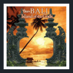Bali Sunset Art Deco Poster<br><div class="desc">Reproduktion des originalen Reiseplakats, das den Tourismus nach Bali fördert, mit dem atemberaubenden Sonnenuntergang-Design, das nach Ermessen des Künstlers digital restauriert wurde. Ideal für Ihre Zuhause-Wanddekoration. Das Ganze würde eine wunderschöne Retro-Dekoration in Bar, Café, Restaurant, Zuhause-Theater, Büro oder Garten bilden. Von der kleinen bis zur maximalen Größe vorhanden.</div>