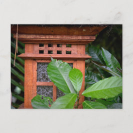 Balinese Lantern im tropischen Garten Postkarte