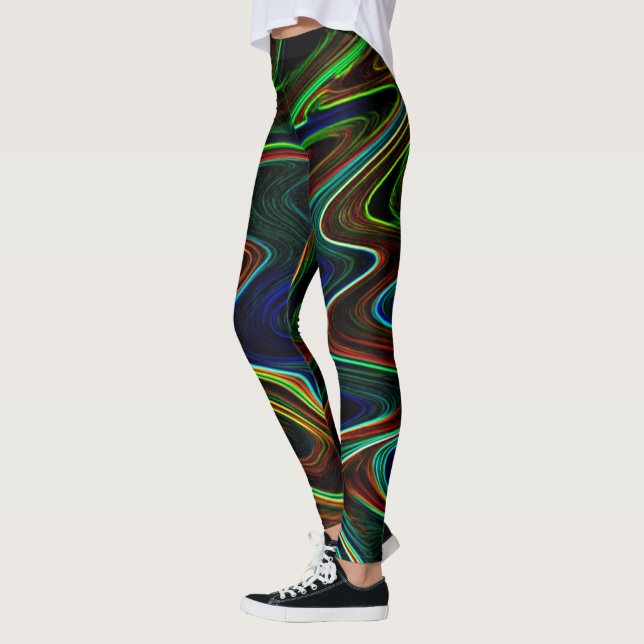 Ball der farbigen Wolle rollte aus, was macht das? Leggings (Links)